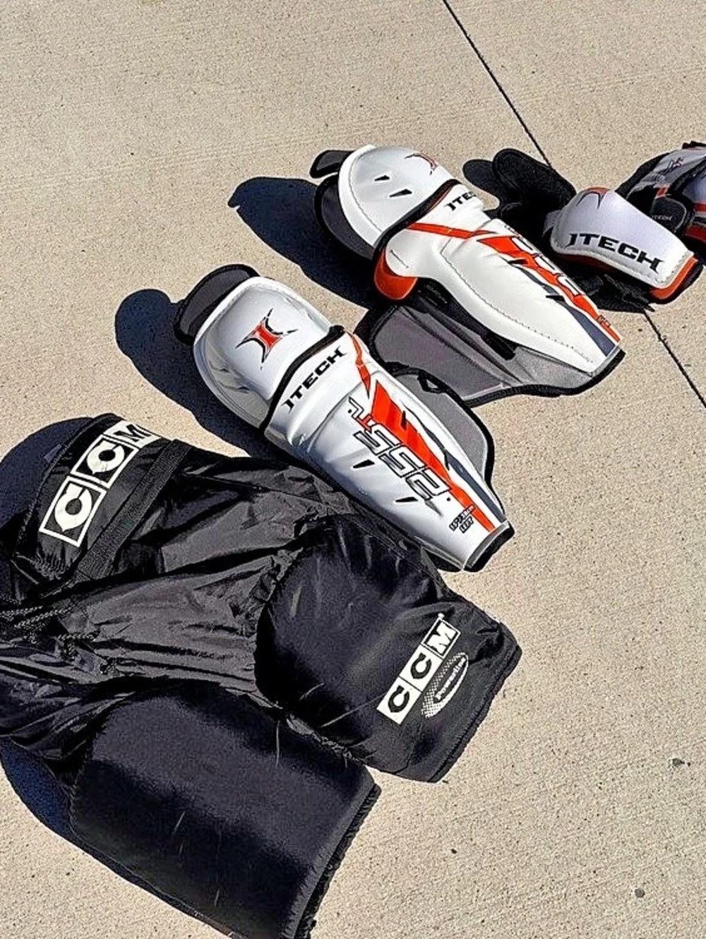 Men’s Hockey Equipment Bundle